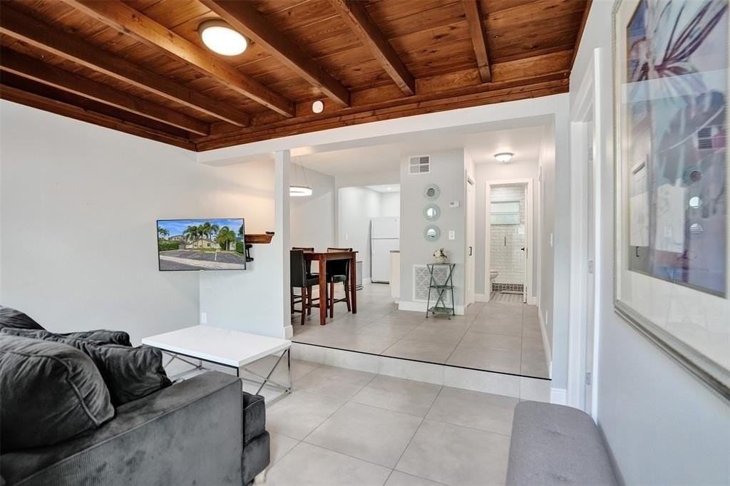 901 Se 14th Ct #3 - Photo 6 of 16