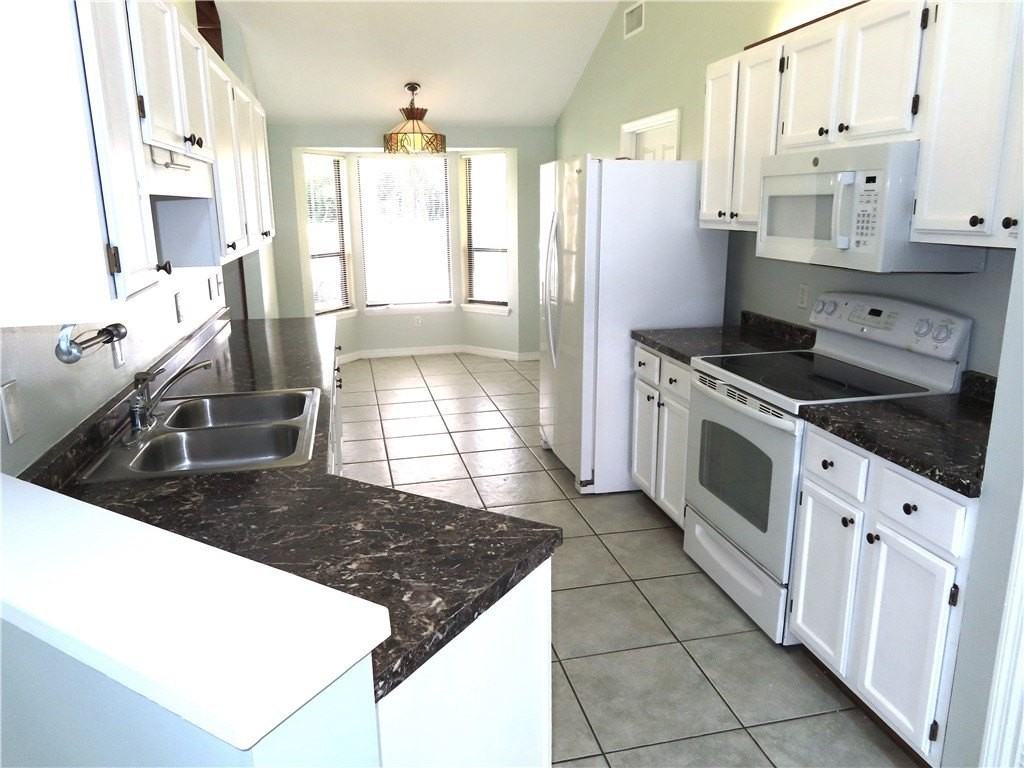 110 Melton Ave - Photo 5 of 28