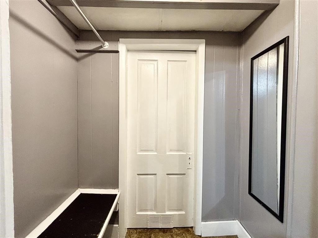 208 Columbia Ave - Photo 4 of 35