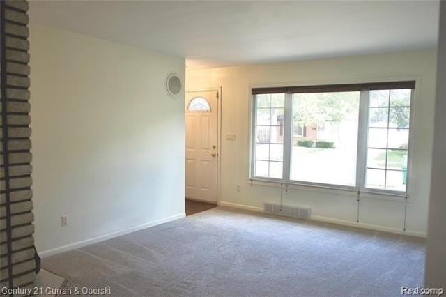 211 Arcola St - Photo 3 of 28