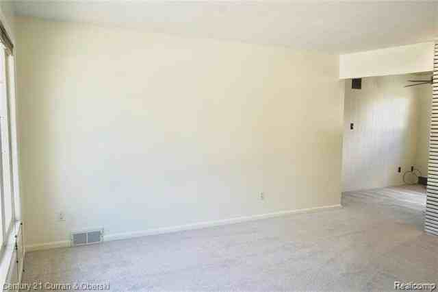 211 Arcola St - Photo 4 of 28