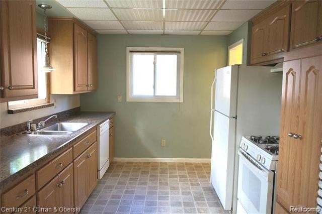 211 Arcola St - Photo 7 of 28