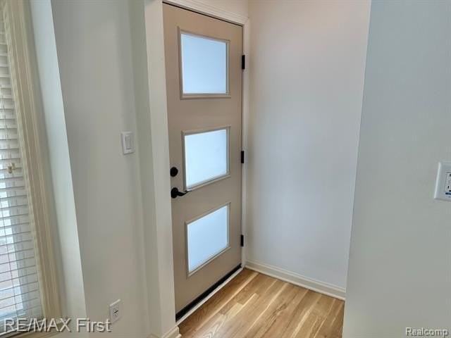 4516 Robinwood Ave - Photo 2 of 33