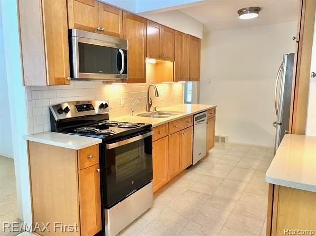 4516 Robinwood Ave - Photo 7 of 33