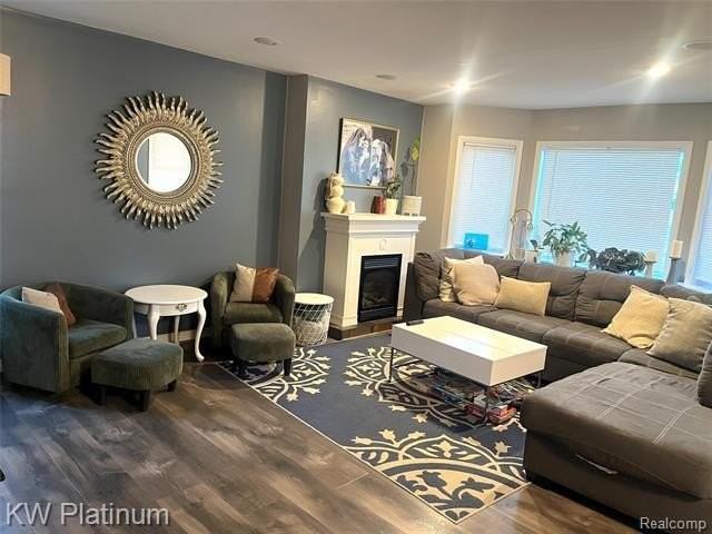 1458 E Hayes Ave - Photo 3 of 24