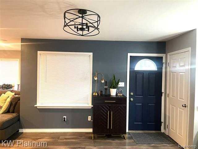 1458 E Hayes Ave - Photo 5 of 24