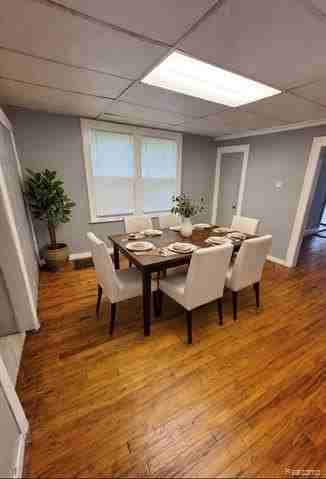 2222 Clements St - Photo 4 of 7