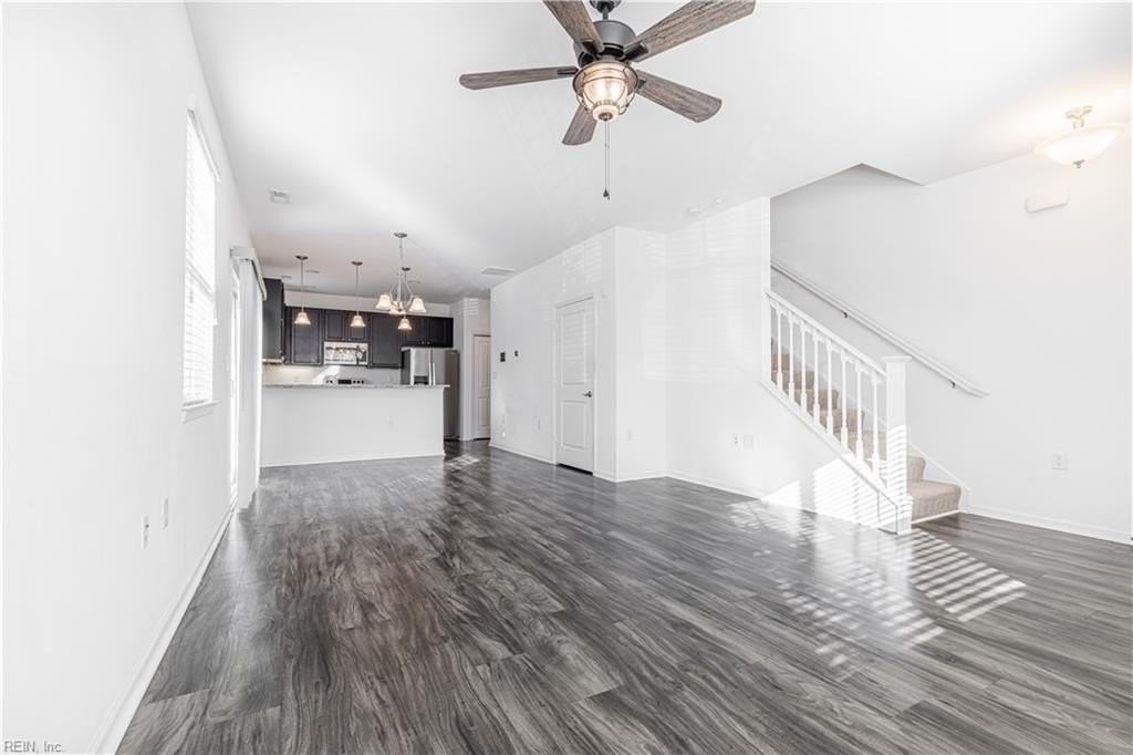 1685 Halesworth Ln - Photo 4 of 38