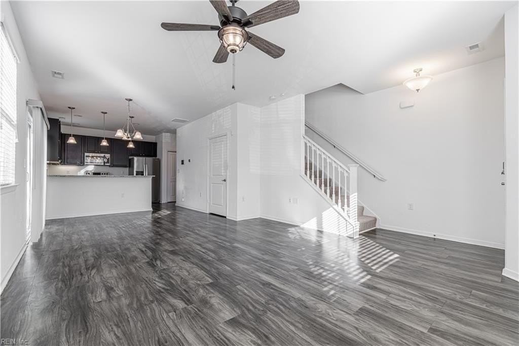 1685 Halesworth Ln - Photo 5 of 38