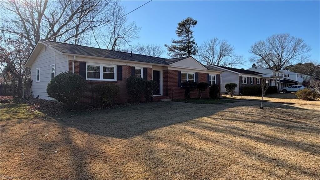 5313 Sir Barton Dr - Photo 3 of 40