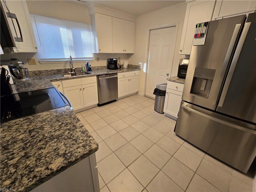 3229 Bruno Dr - Photo 3 of 15