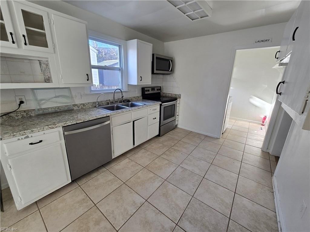 9277 Mason Creek Rd - Photo 4 of 15