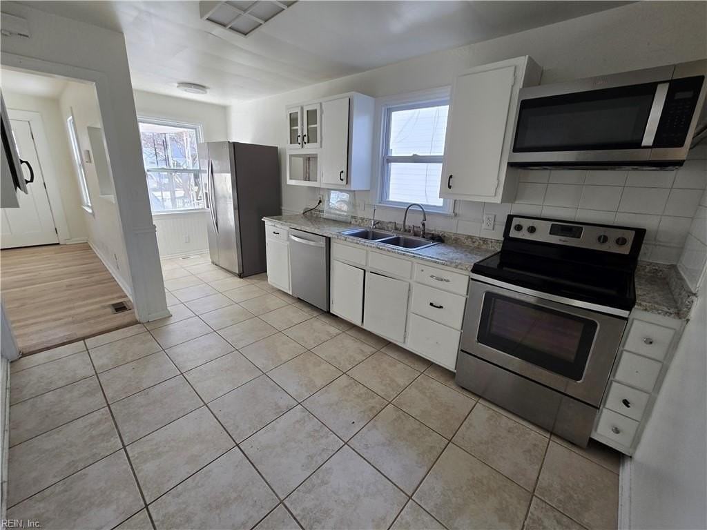 9277 Mason Creek Rd - Photo 5 of 15