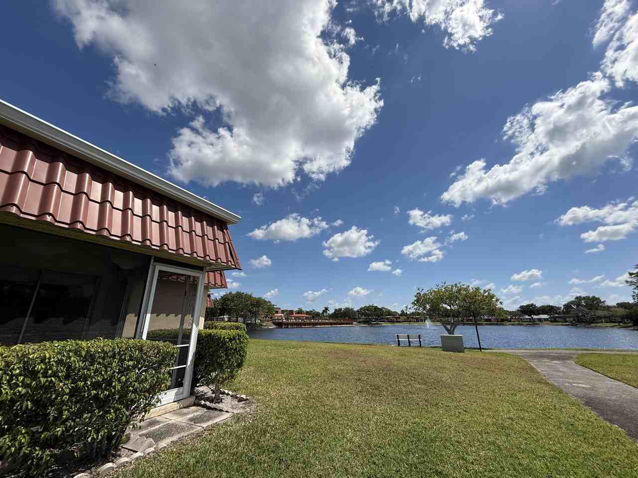 734 Nantucket Cir - Photo 2 of 21