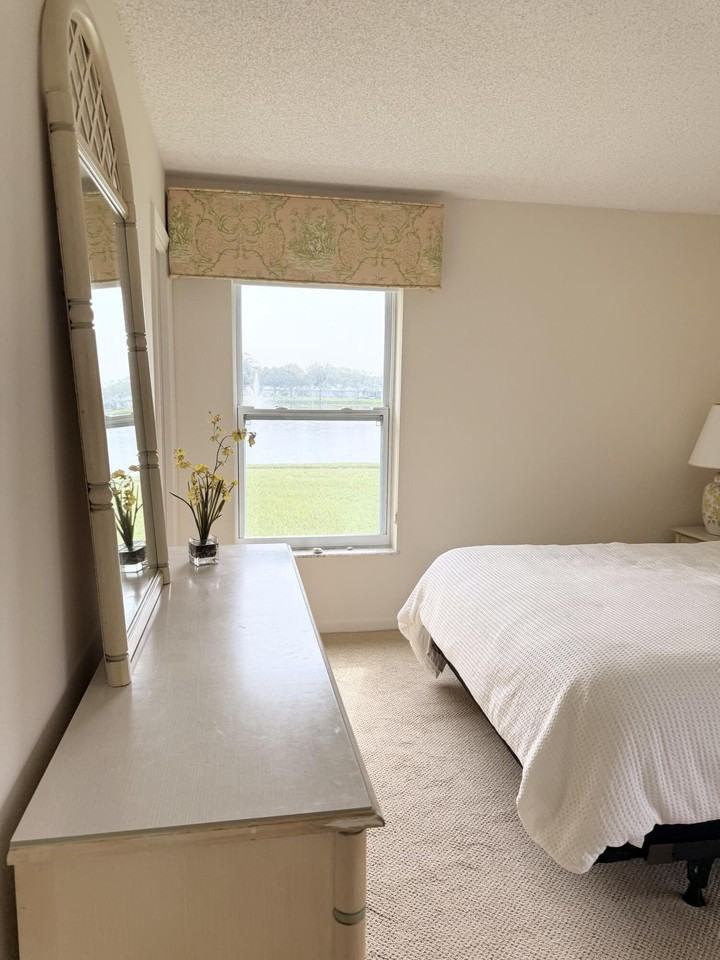 734 Nantucket Cir - Photo 7 of 21