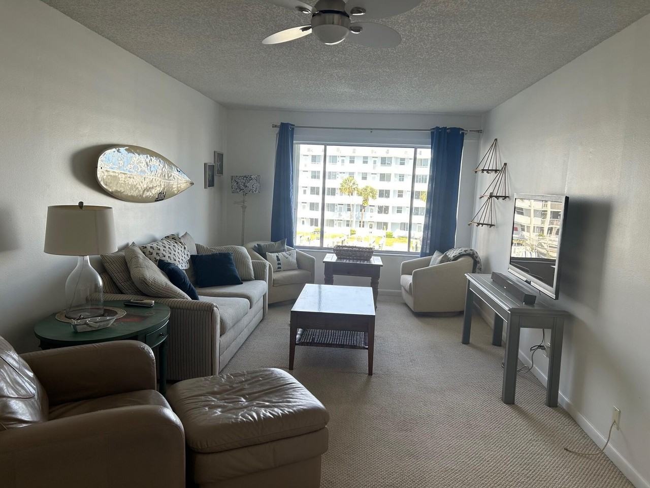 125 Shore Ct #304B - Photo 4 of 20