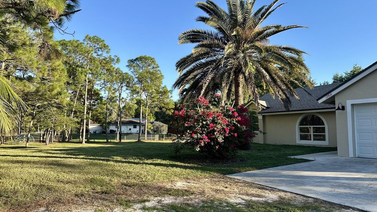 12816 67th St N - Photo 4 of 34