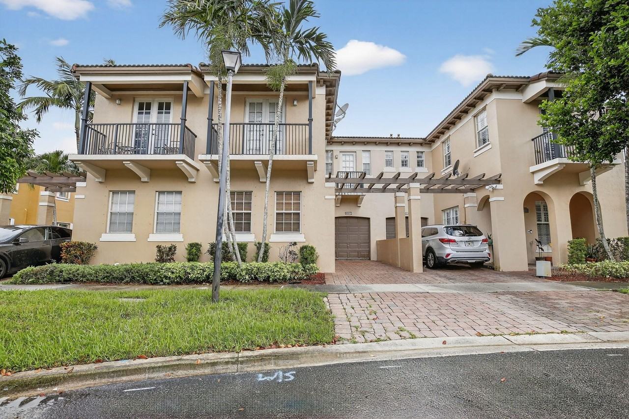 8657 Blaze Ct - Photo 2 of 36