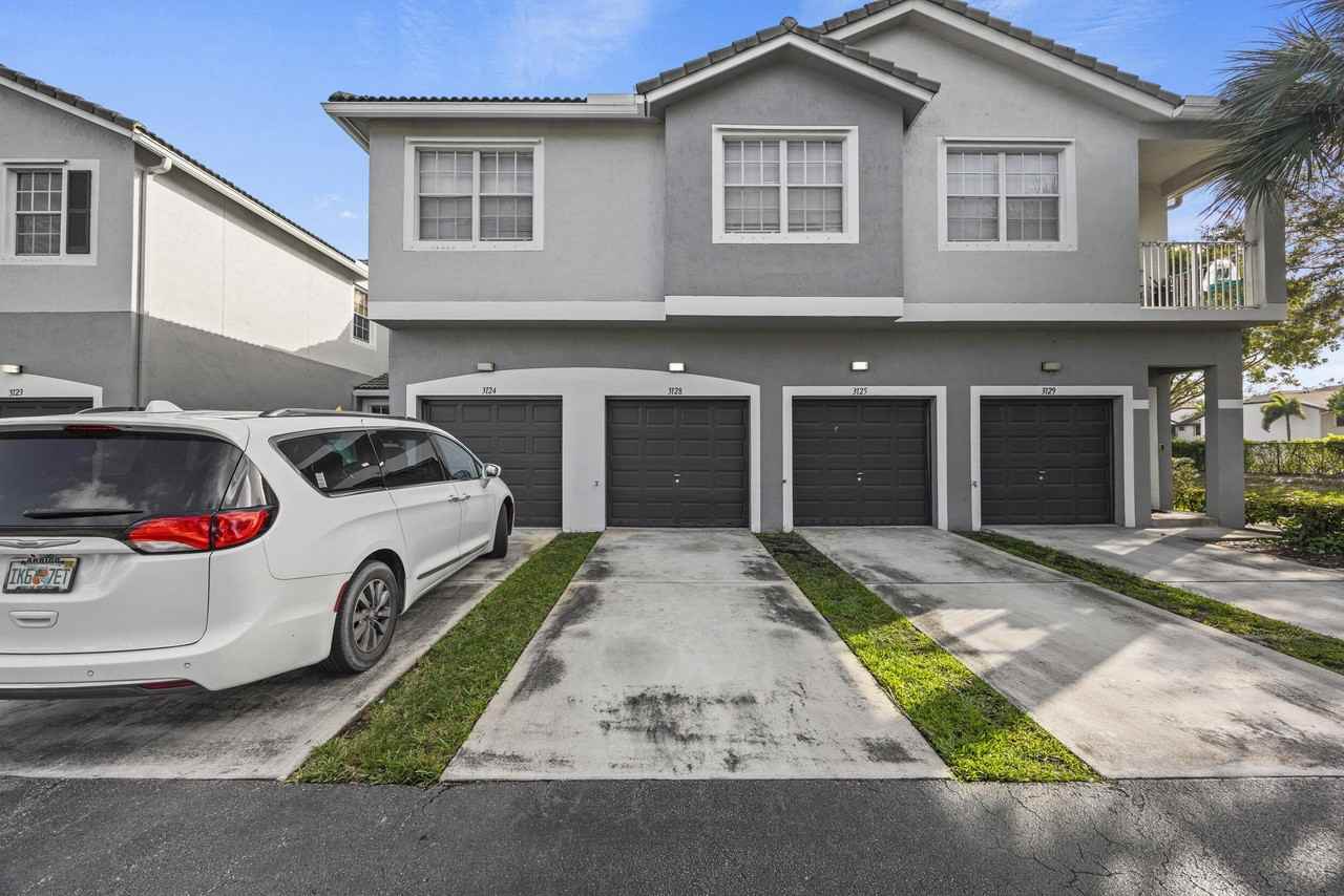 3128 Grandiflora Dr - Photo 2 of 28