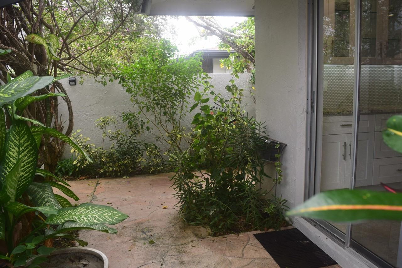 5700 Queen Palm Ct #A - Photo 2 of 33