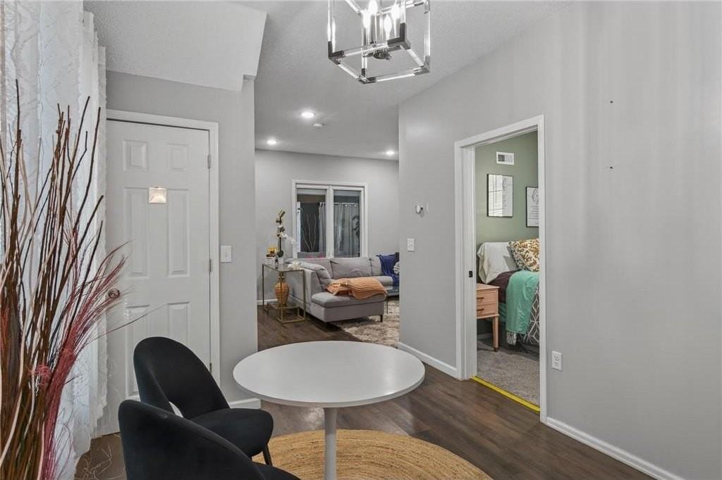 884 Westminster St - Photo 7 of 30