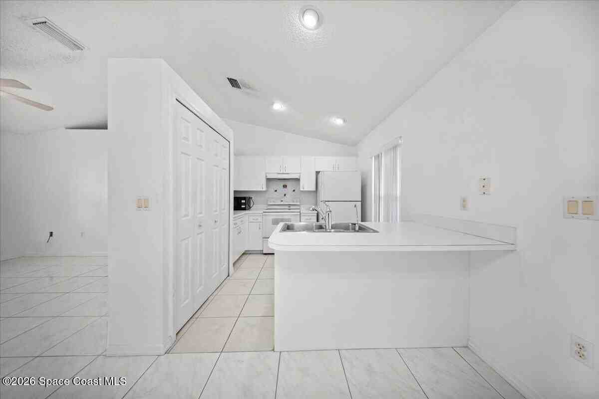 171 Americana Blvd Ne - Photo 7 of 25