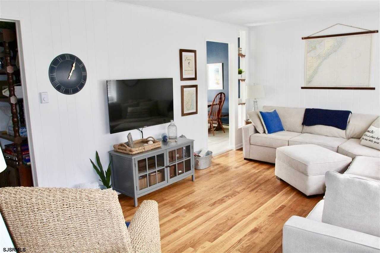 325 14th St S - Photo 3 of 29