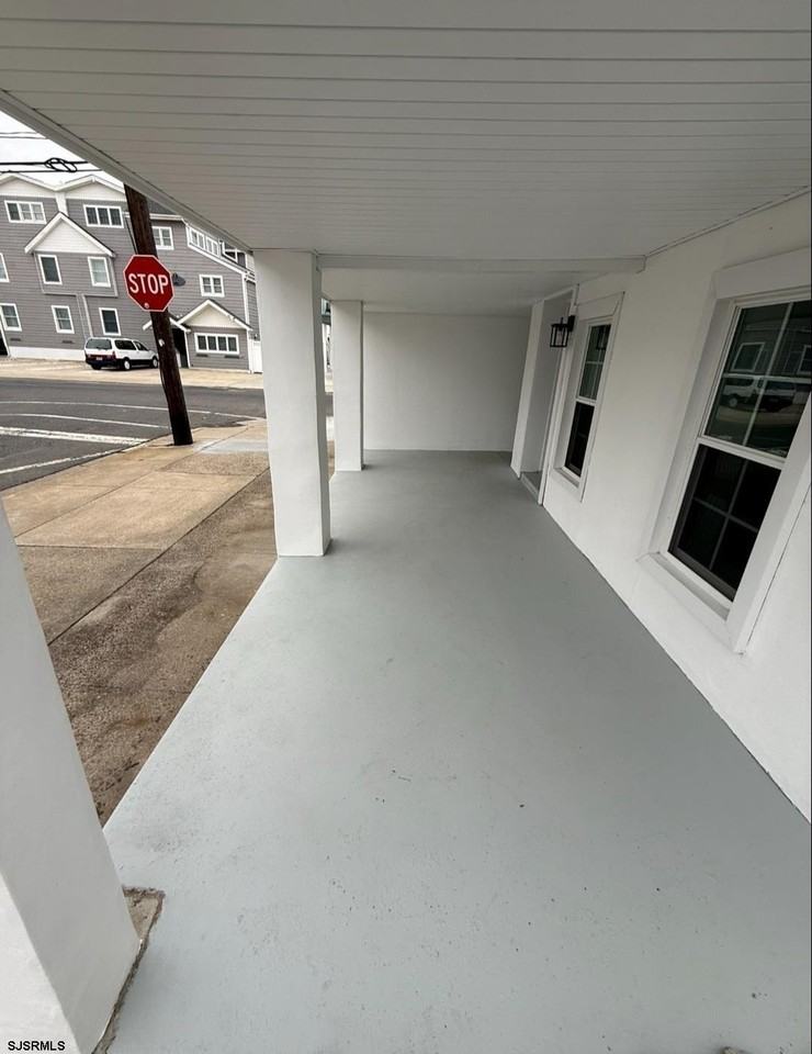 129 N New Haven Ave - Photo 3 of 12