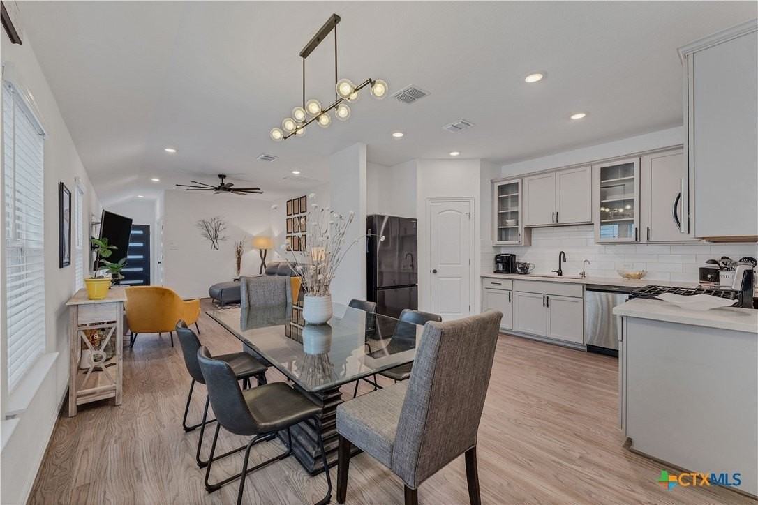 1974 Flametree Ave - Photo 4 of 38