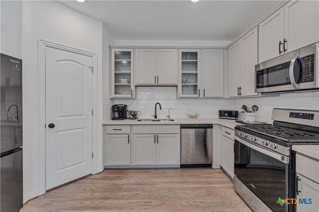 1974 Flametree Ave - Photo 5 of 38