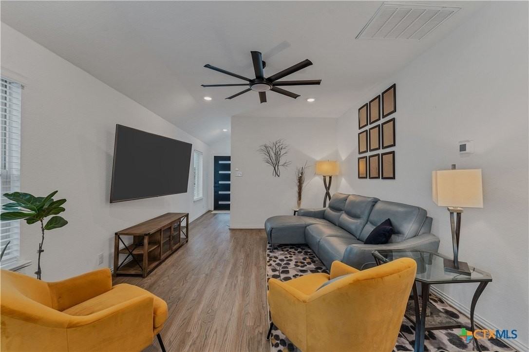 1974 Flametree Ave - Photo 7 of 38