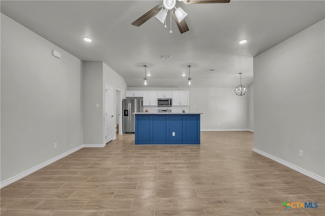 5202 White Rose Dr - Photo 3 of 11