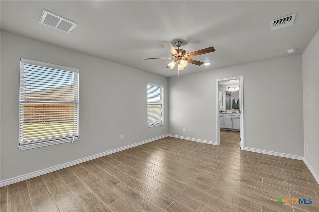 5202 White Rose Dr - Photo 5 of 11