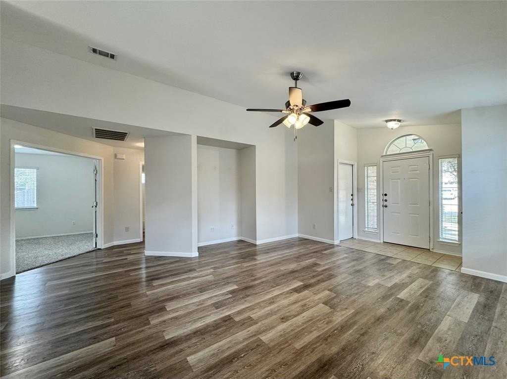 916 Gentry Dr - Photo 3 of 27