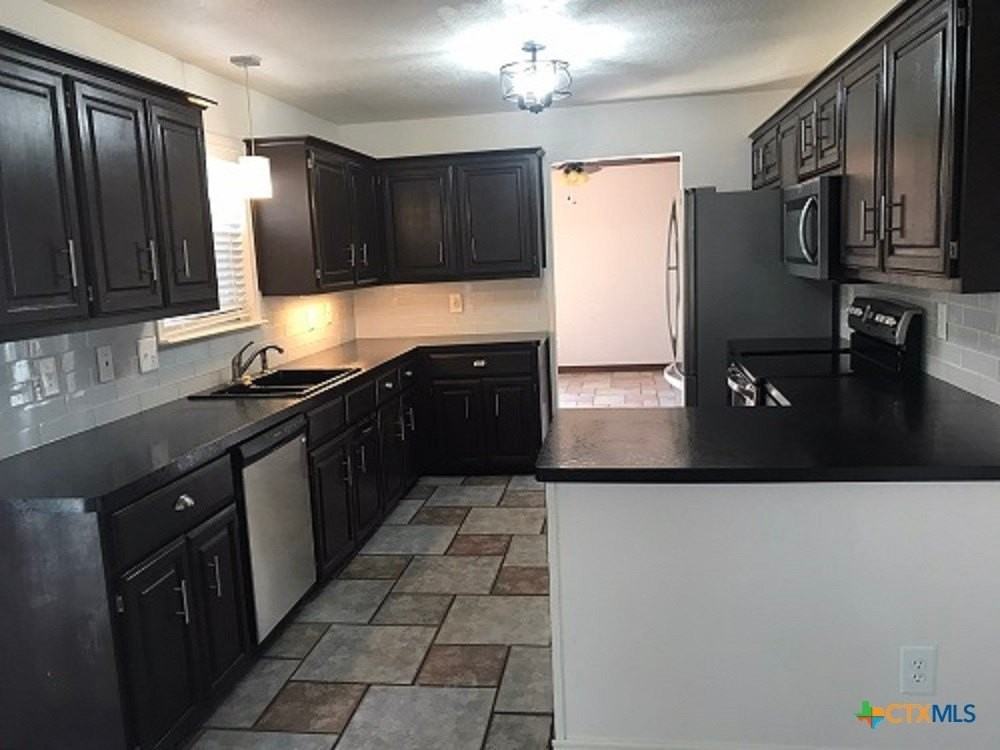 419 Tomahawk Dr - Photo 5 of 28