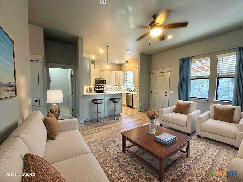 300 Hugo Rd - Photo 4 of 23