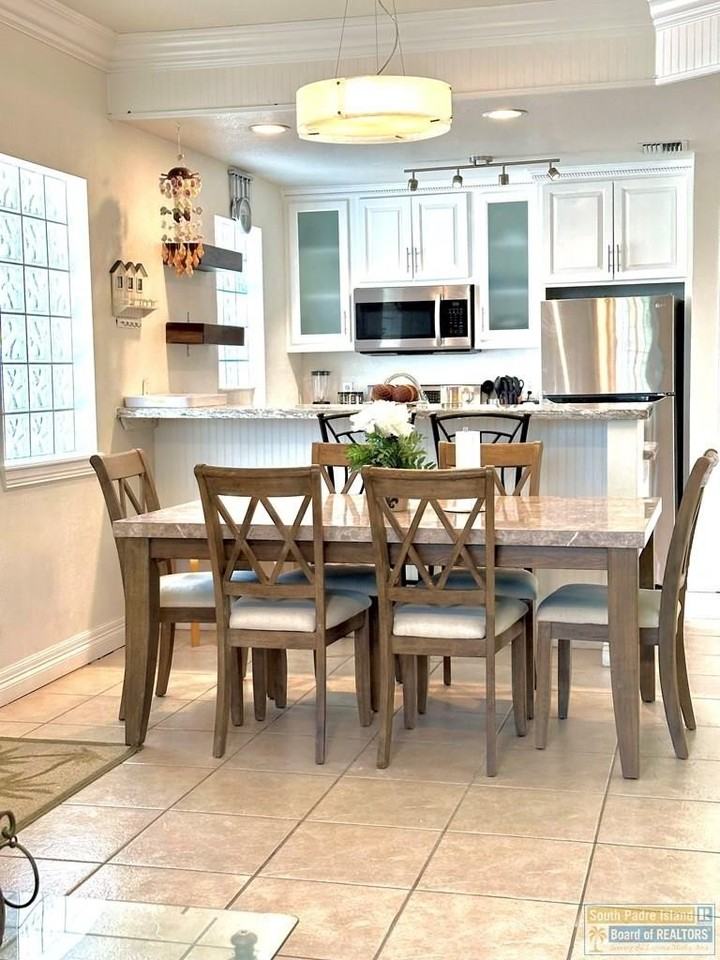 111 E Polaris Dr - Photo 6 of 29