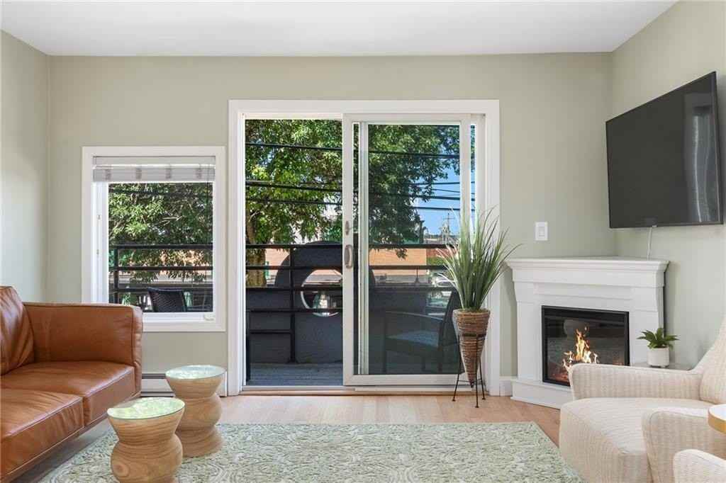 492 Thames St Unit 2 #2 - Photo 5 of 35