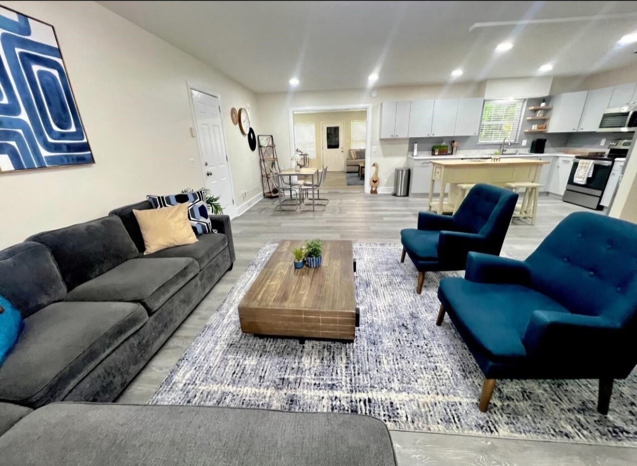 2153 Longview Dr - Photo 3 of 16