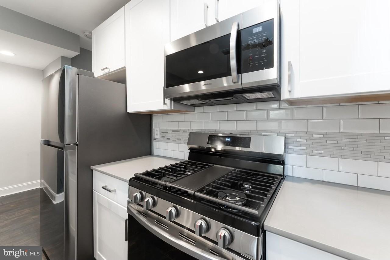 1606 29th St Se - Photo 4 of 12