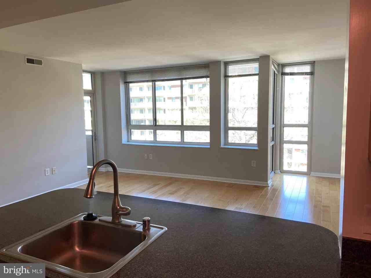 350 G St Sw Apt N604 #N604 - Photo 5 of 17