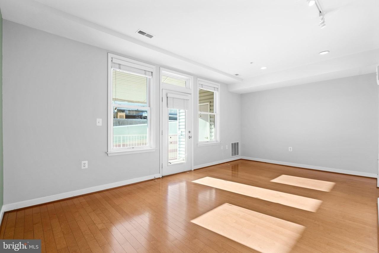 1350 Monroe St Nw Unit B #B - Photo 7 of 20