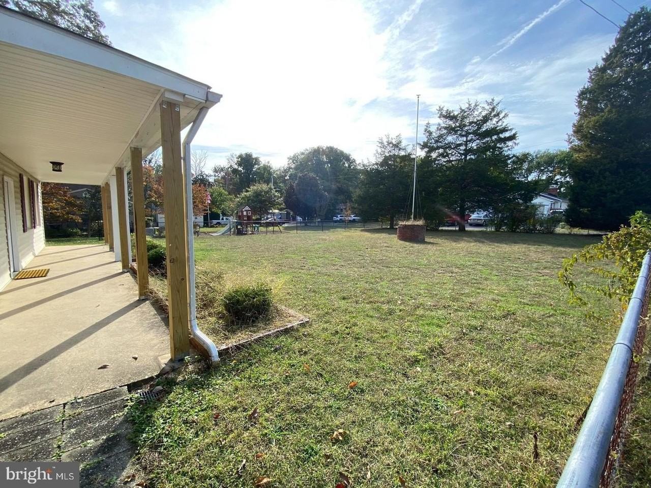 1342 Edna Rd - Photo 5 of 31