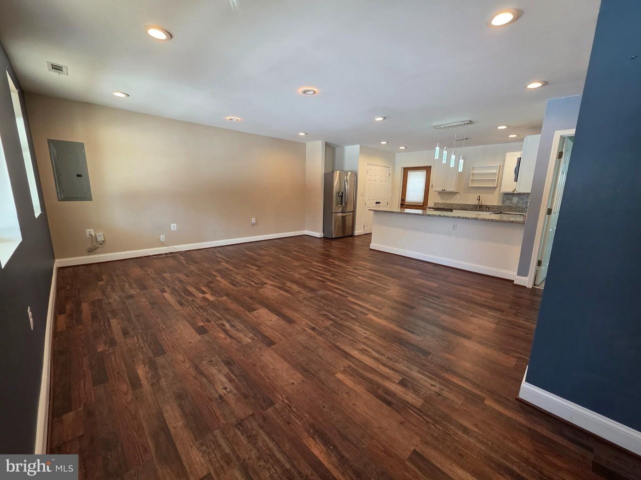 1342 Edna Rd - Photo 6 of 31