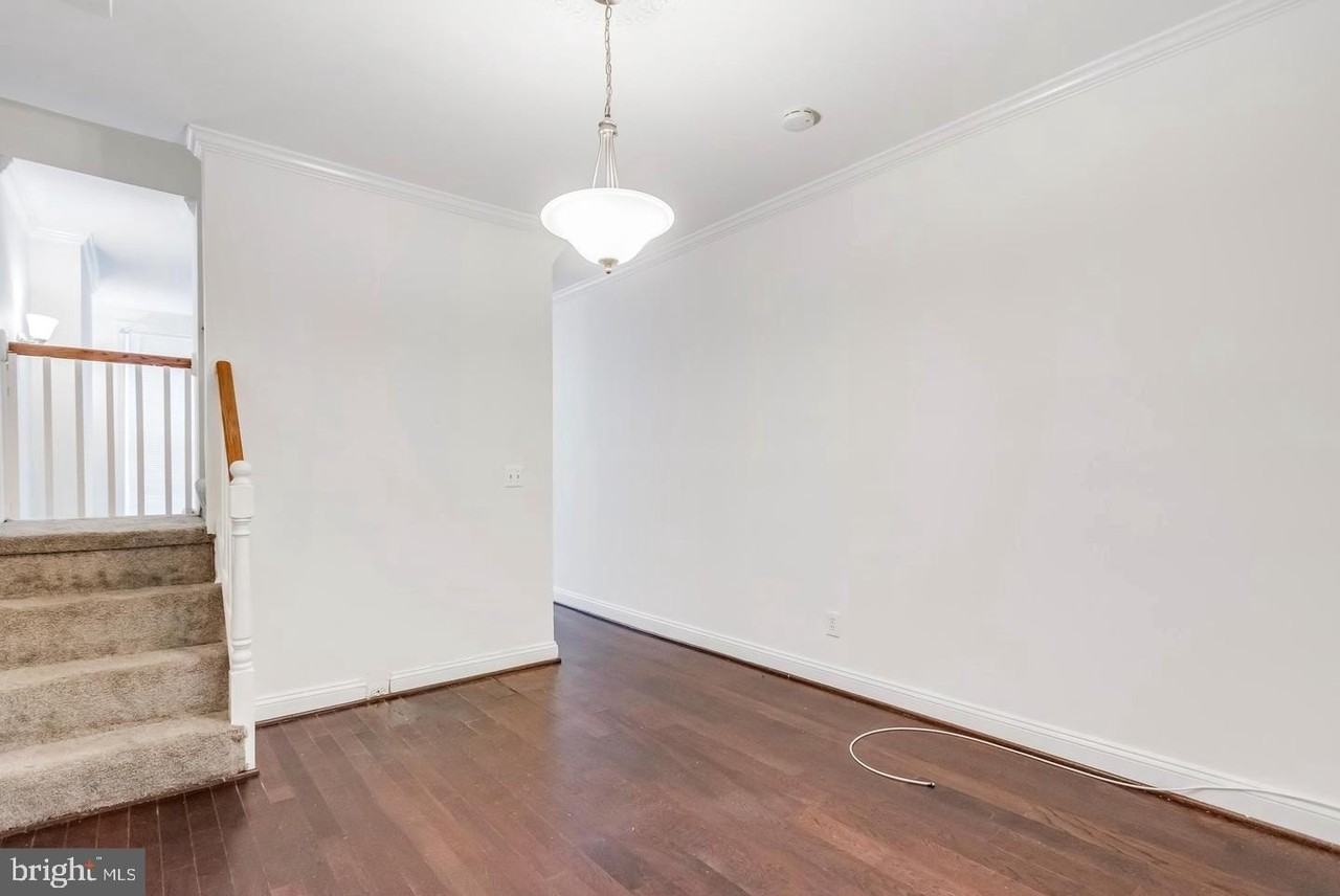 218 N Glover St - Photo 7 of 27