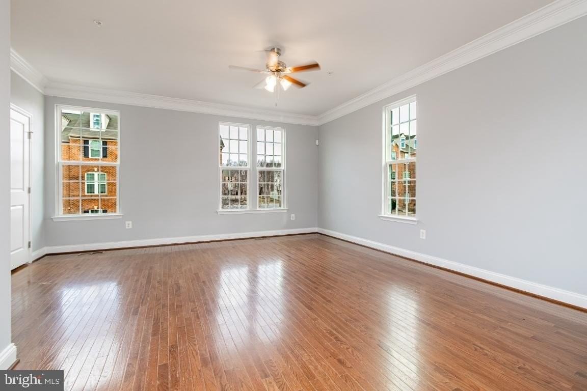 5525 Peanuts Ln - Photo 7 of 33