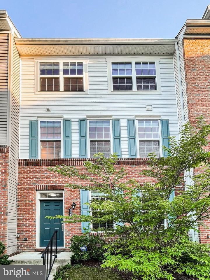 3541 Woodlake Dr Unit 13 #13 - Photo 2 of 33