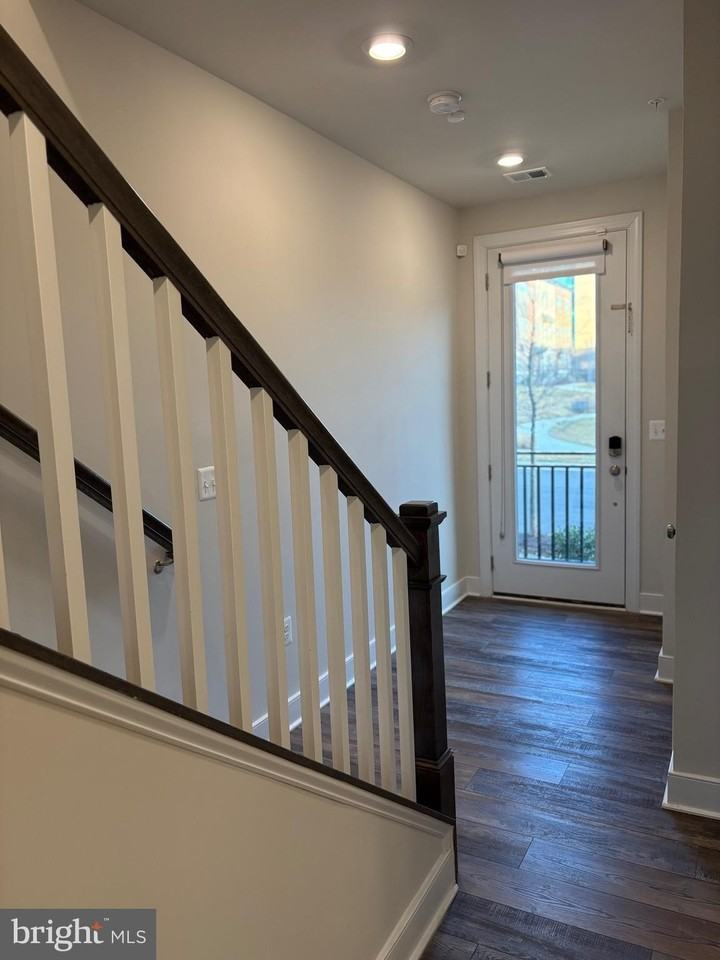 139 Rubens Dr - Photo 4 of 50