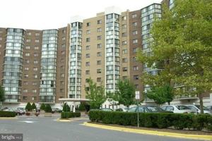featured image of 15100 Interlachen Dr Unit 4-709 #4-709