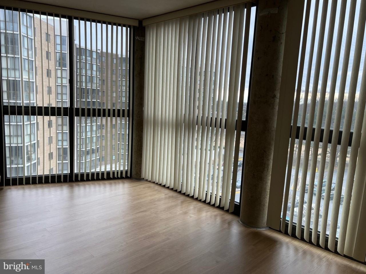 15100 Interlachen Dr Unit 4-709 #4-709 - Photo 2 of 18